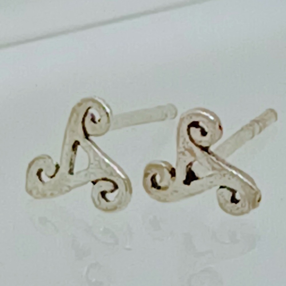 Sterling Silver Celtic Triskelion Stud Earrings Triple Spiral Triskele Vintage - Picture 2 of 16